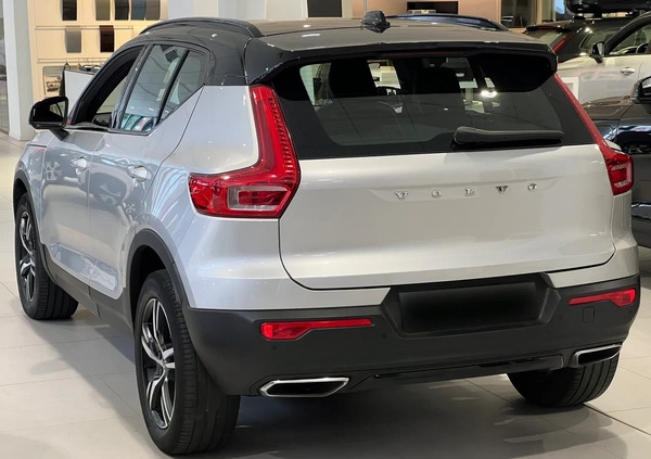 Volvo XC 40 cena 119900 przebieg: 151000, rok produkcji 2019 z Dobrzyń nad Wisłą małe 211